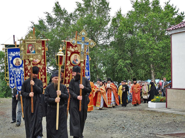 Крестный ход в Свято-Пантелеимоновом мужском монастыре