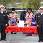 Моряки-подводники ТОФ и жители города Вилючинска поклонились мощам святых апостолов
